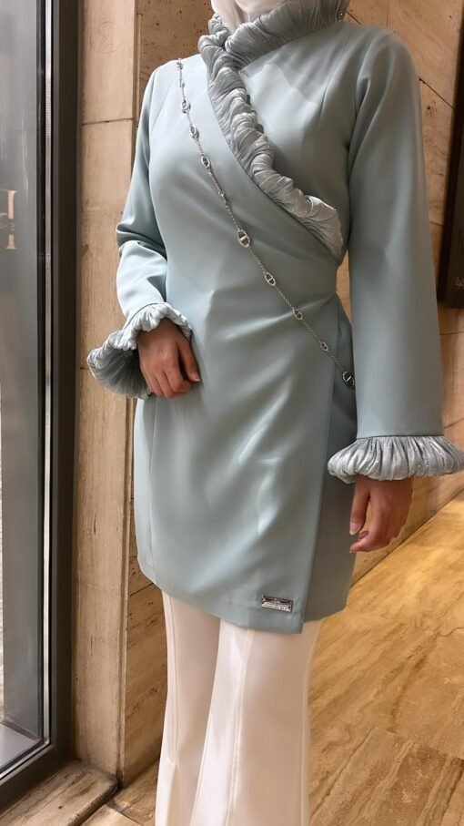 Rhinestoned collar blazer